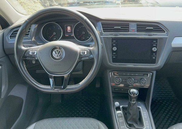Volkswagen Tiguan cena 85900 przebieg: 121345, rok produkcji 2018 z Zaklików małe 232